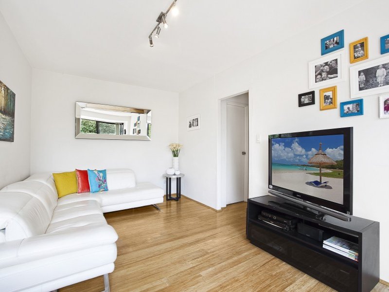 Home Buyer in Birrell Street Bronte, Sydney - Living Room