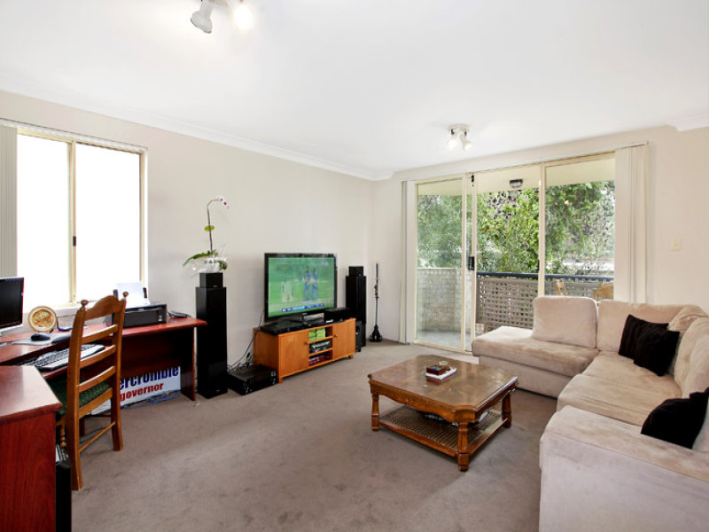 Investment Property in Bondi Beach, Sydney - Living Room