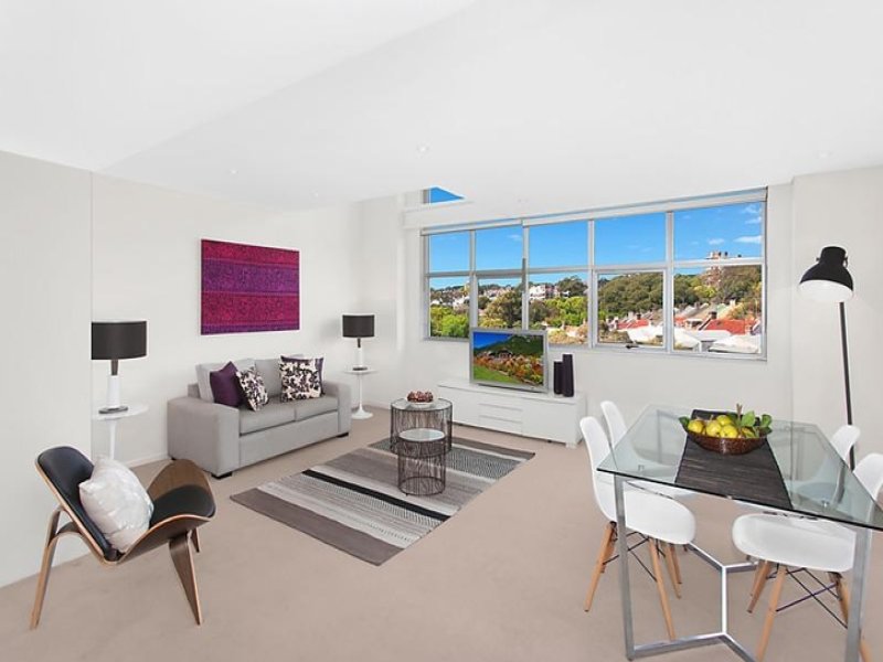 Home Buyer in Boundary Street Paddington, Sydney - Living Room