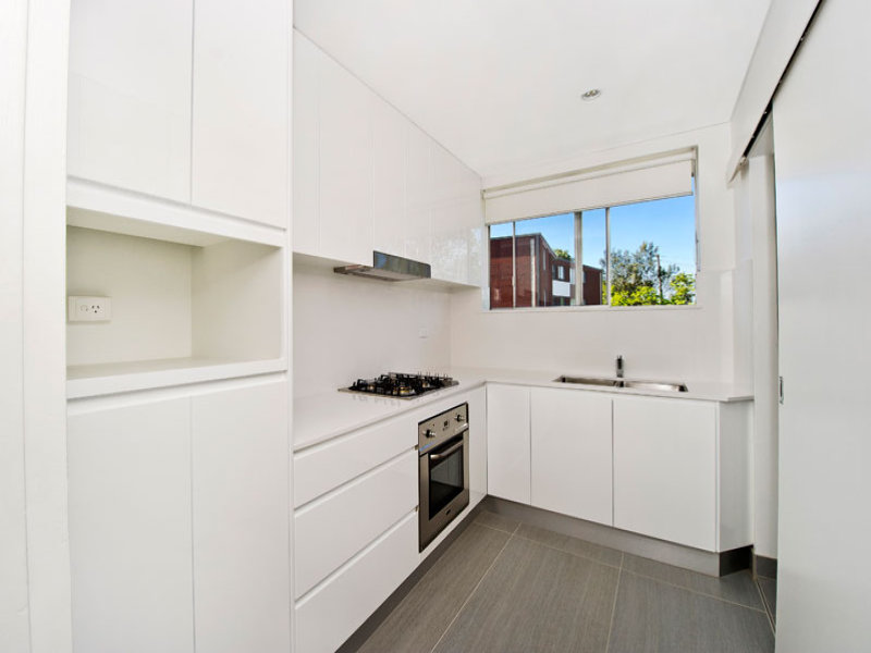 Home Buyer in Evans Ave, Eastlakes, Sydney - Kitchen