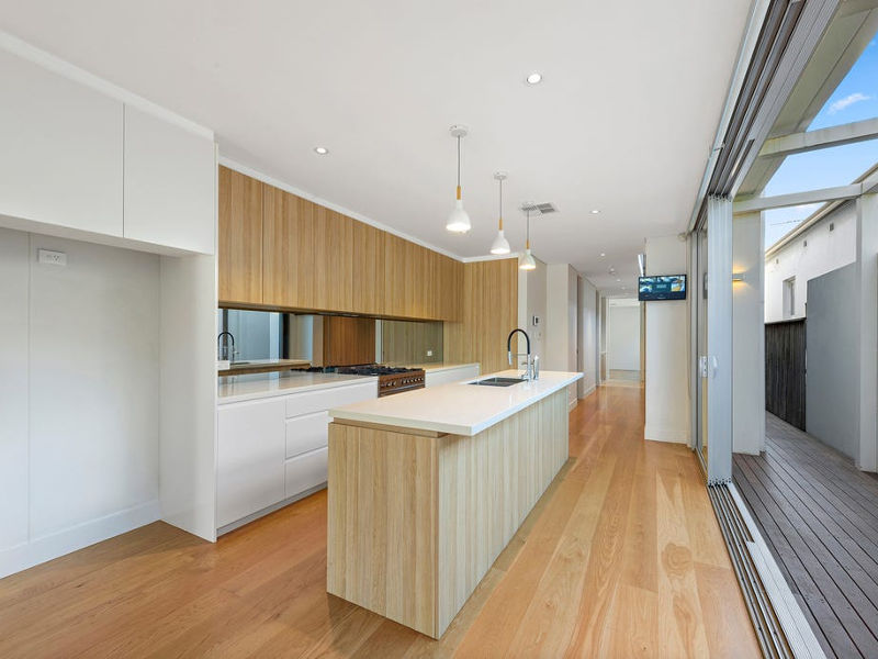 Home Buyer in Strickland St Rose Bay, Sydney - Kitchen