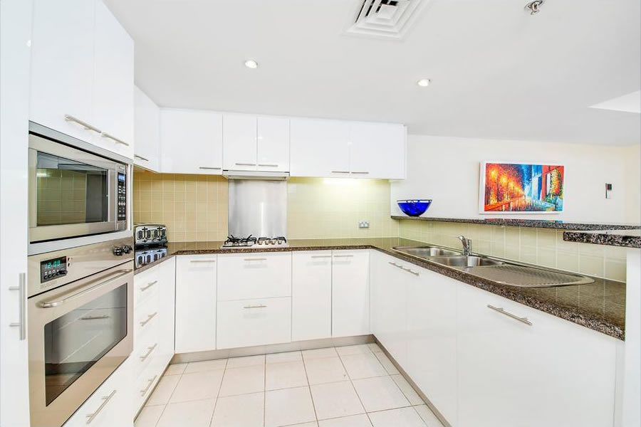 Home Buyer in Woolloomooloo, Sydney - Kitchen