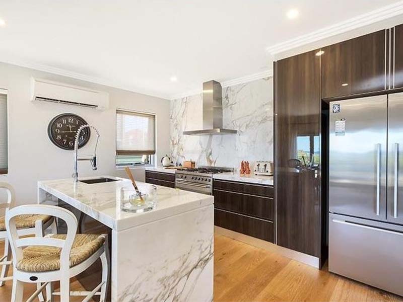 Eastern Suburbs Apartment with a View - Kitchen