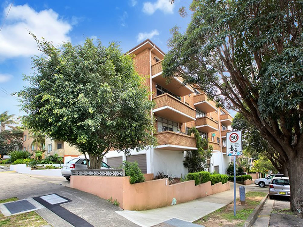 Home Buyer in Bondi, Sydney - Main