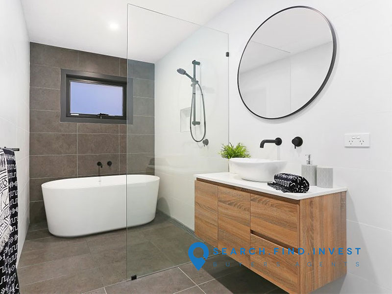 Home Buyer in Harry St, Eastlakes, Sydney - Bathroom