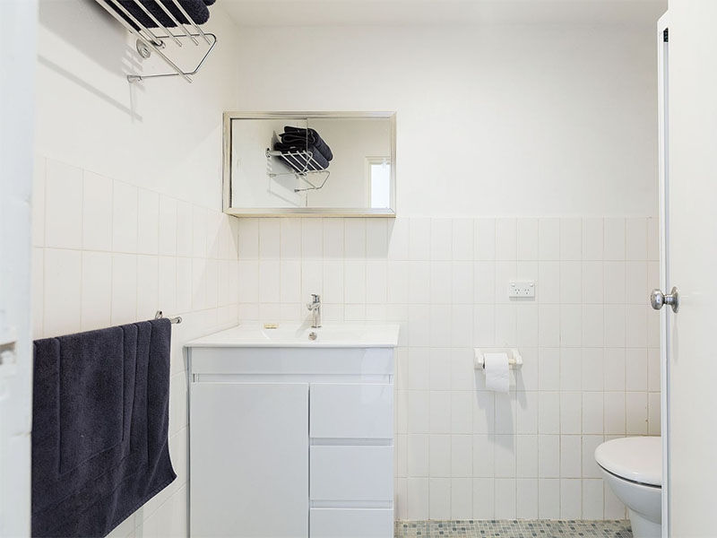 Buyers Agent Purchase in Elizabeth Bay, Sydney - Bathroom